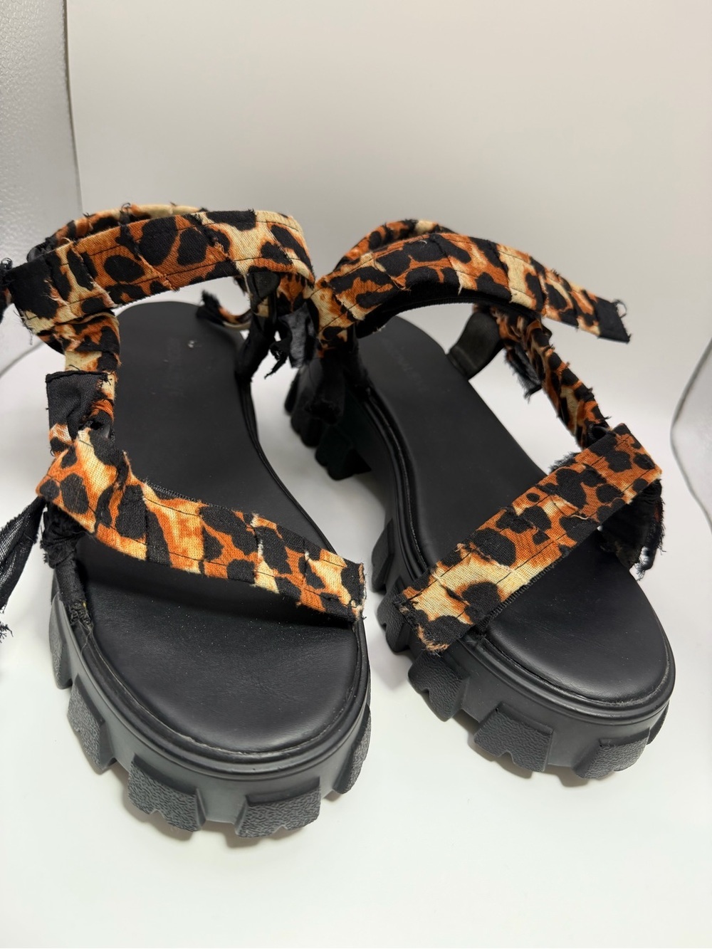 Arizona Love Chunky Platform Leopard Sandals Women’s Size 9 Boho Hippie Goth